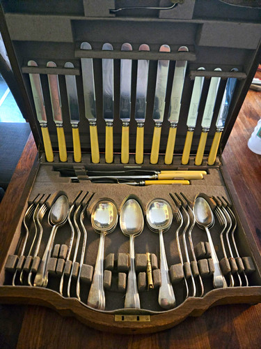 44pc electro plated cutlery - electro,